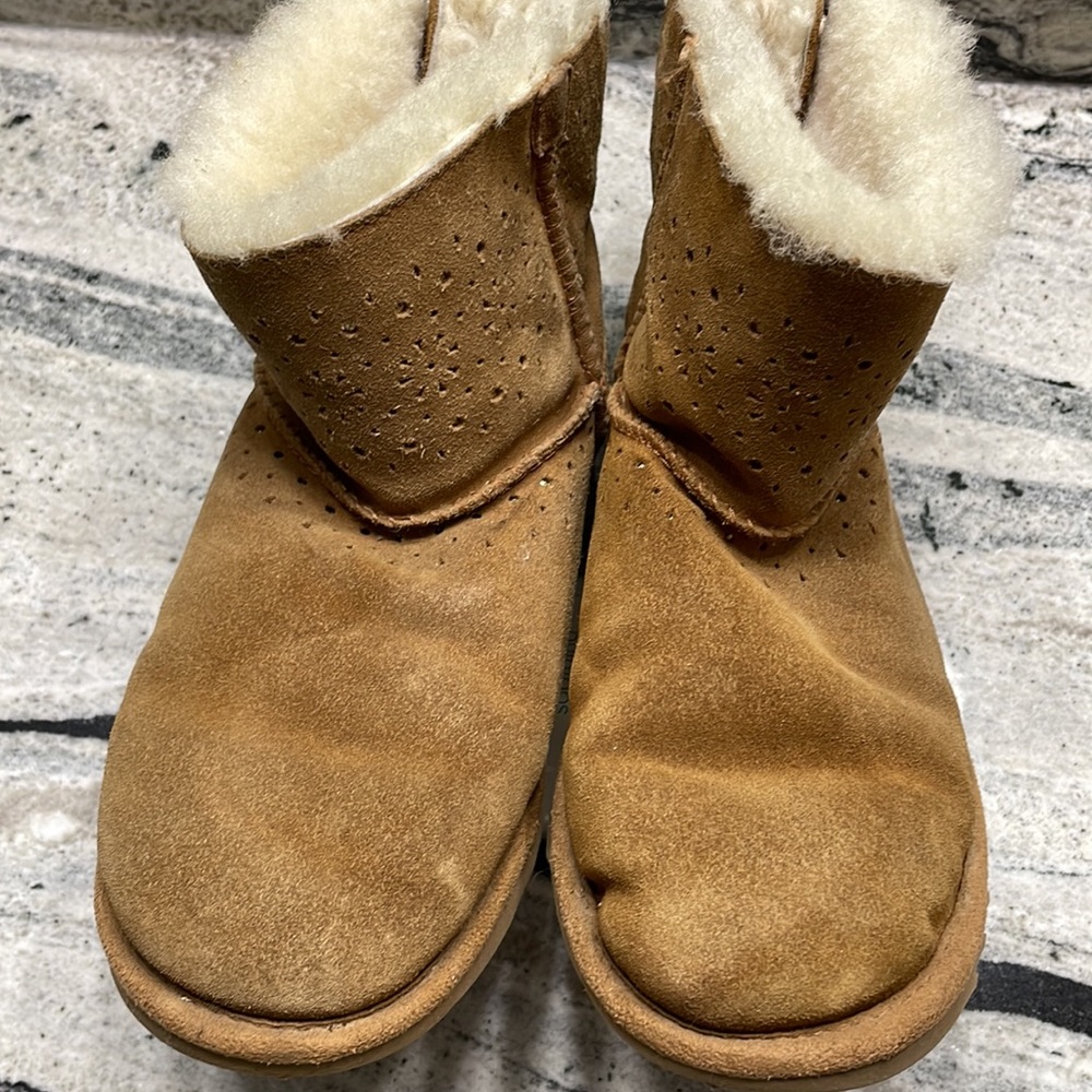 UGG Boots - Picture 11 of 16